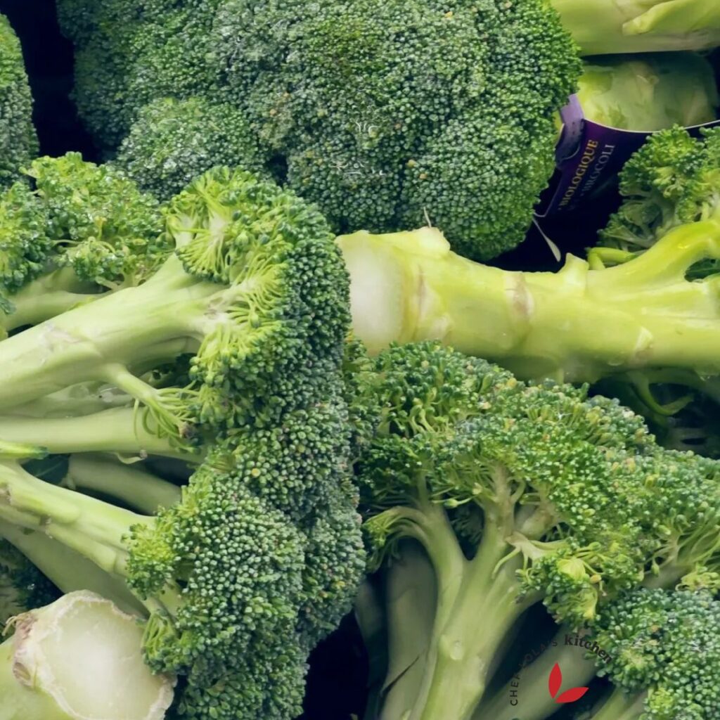 How to Cut Broccoli - Chef Lola's Kitchen