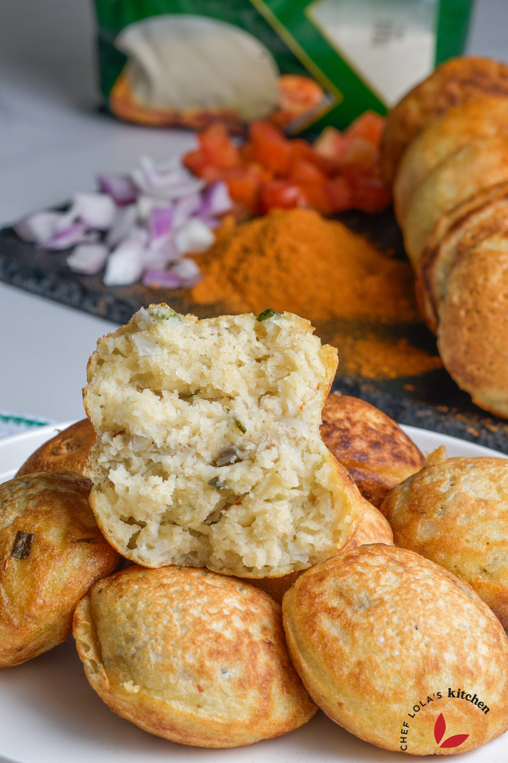 Warm, soft, and golden semolina masa with a tender, spongy center. Served hot and ready to be eaten.