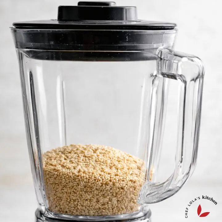 Blending sesame seeds